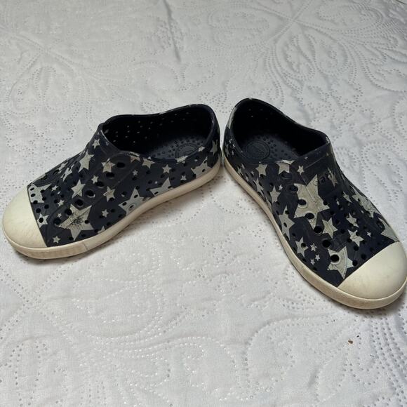 Native Jefferson Star Print Sneakers Size 9 - Picture 4 of 12
